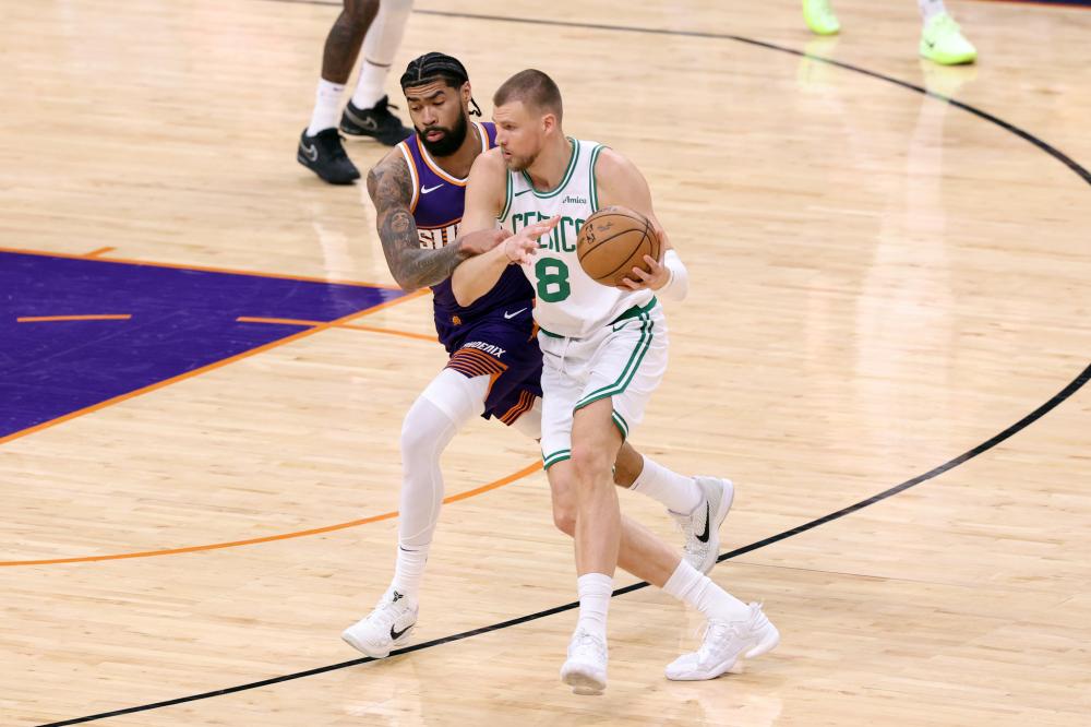 兰后防线的 兰后防线的